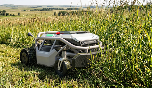 Mowrator S1 2WD in tall grass