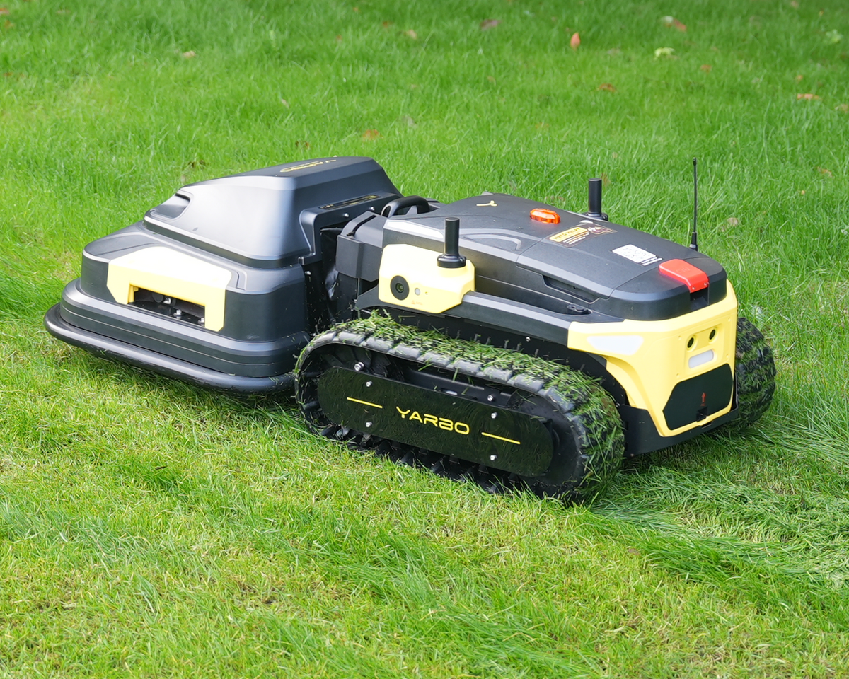 Yarbo Y40 Lawn Mower Pro + Snow Blower + Leaf Blower (Core + All 3 Modules)